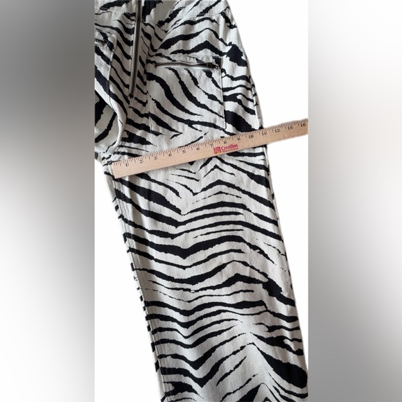 Nasty Gal Zebra Print Sleeveless Jumpsuit size 4 NWT - Picture 9 of 15